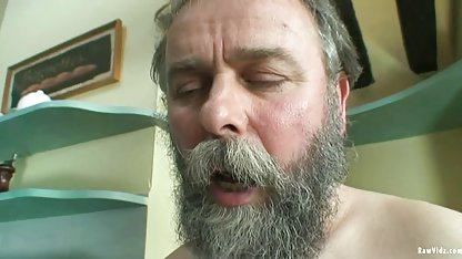 جوان دانلود فیلم سوپر خانوادگی می خواهد بکارت خود را